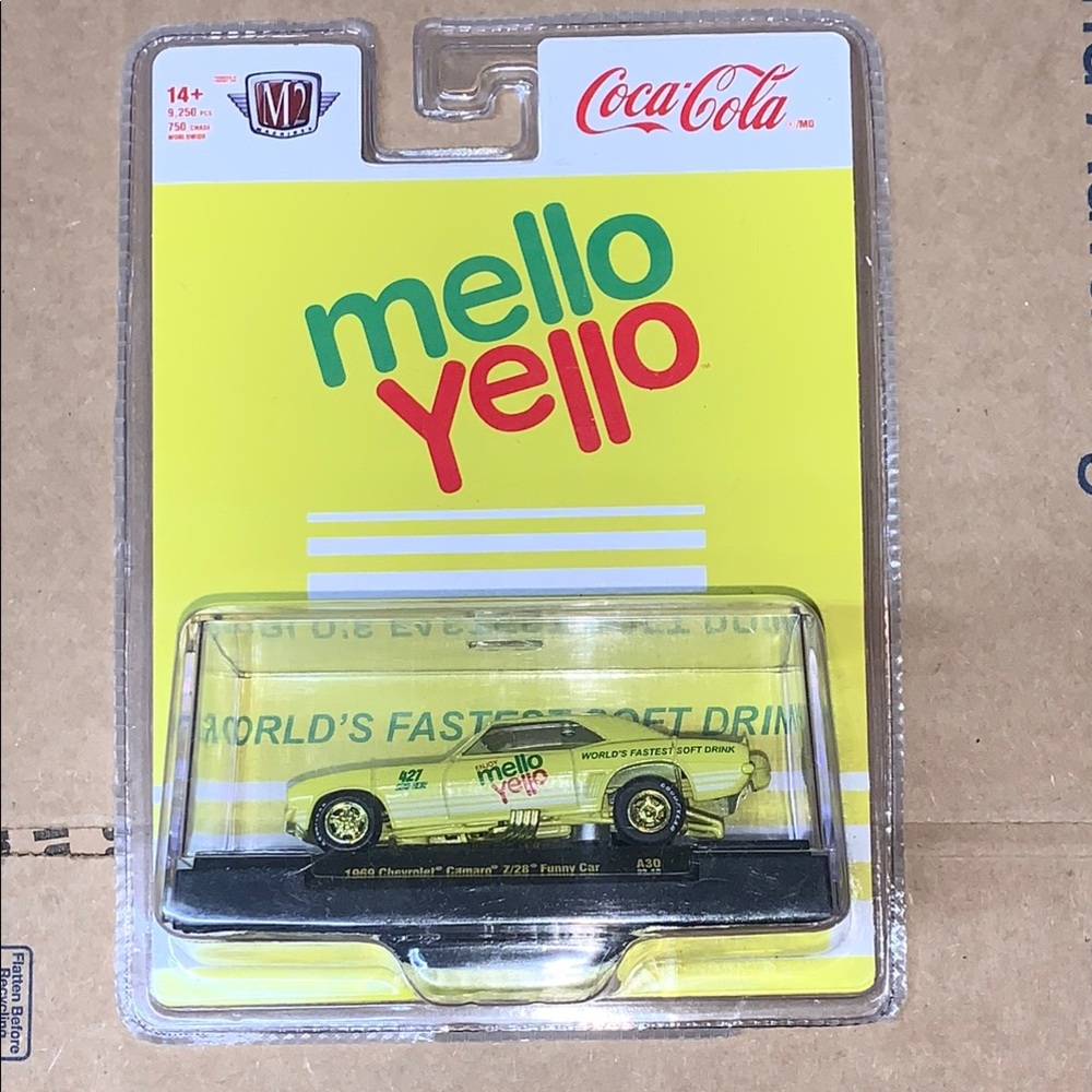 M2 Machines Mello Yello 1969 Chevrolet Camaro Chase Gold Coca Cola
